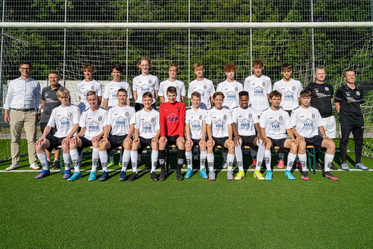 Unterstützung für Vereine: Trikots für den 1. FC Marxheim